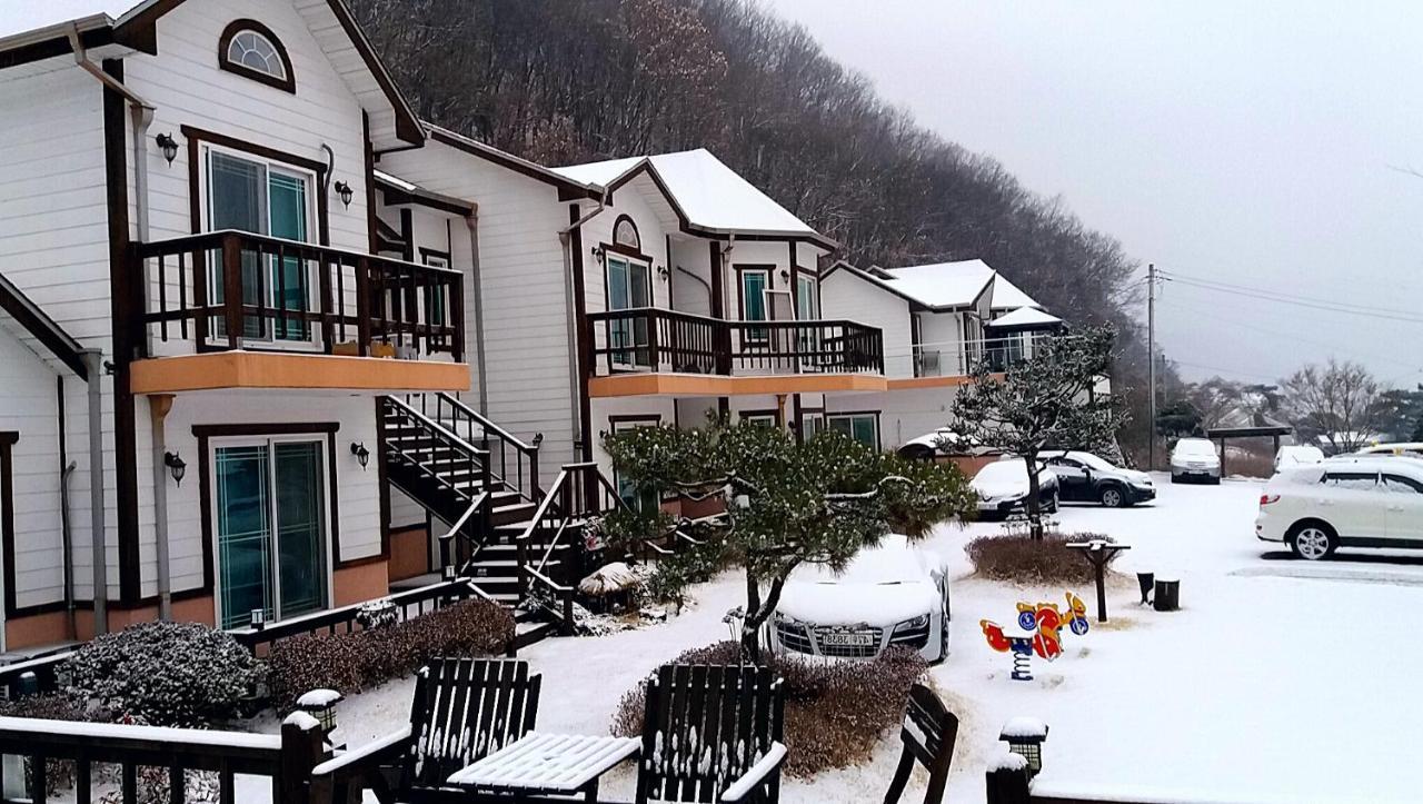 Forest Of Color Pension Хончхон Экстерьер фото