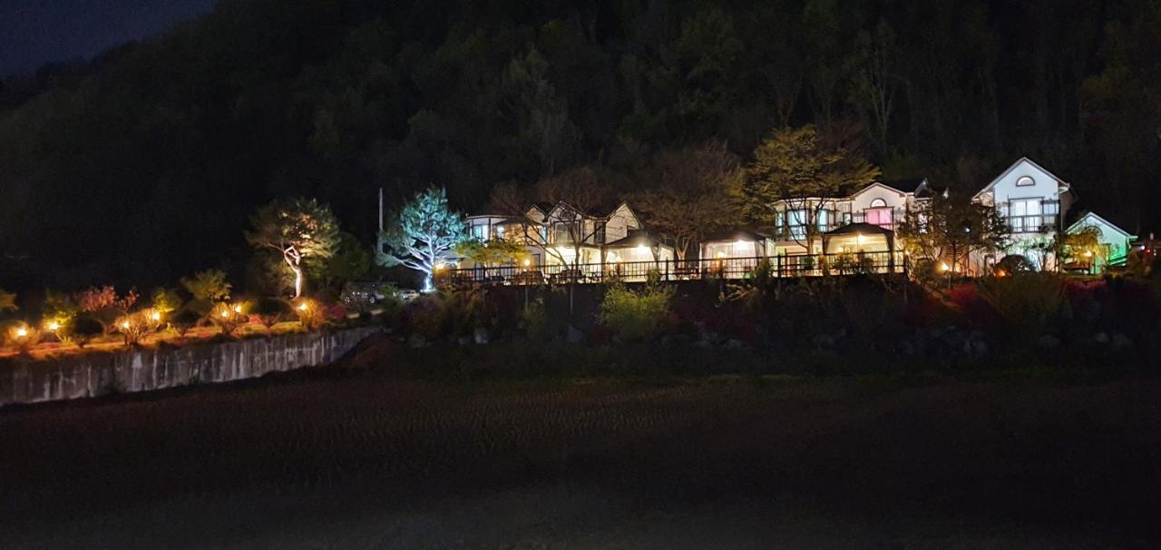 Forest Of Color Pension Хончхон Экстерьер фото